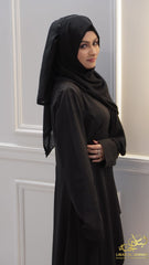 Salwa – Monochrome Elegance with a Modern Twist