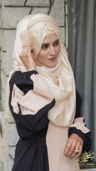 Zara – Chic Contrast with Belted Fit Fabric: Jarsi Origin: Made in China