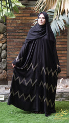 V-Shape DMC Nugget EleganceFabric: Nida KoreanColor: Black