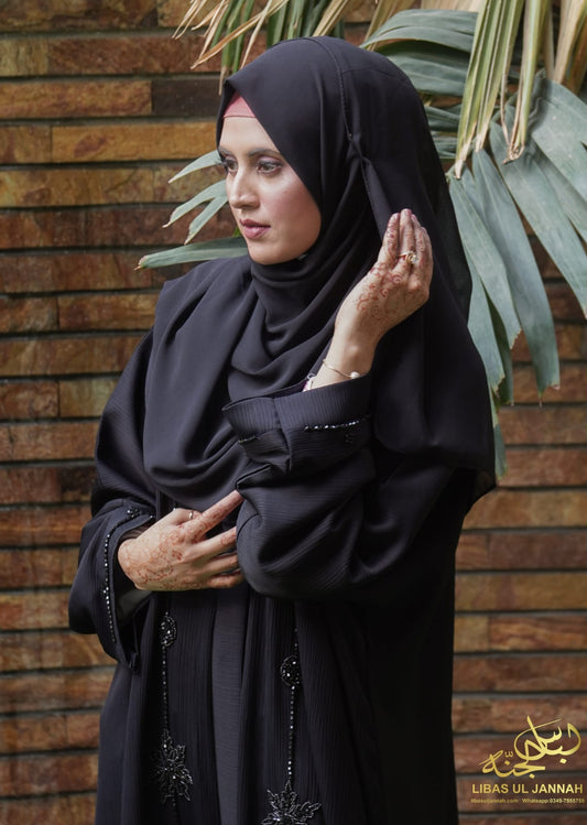 Mahira – Nida Zoom with Cut Dana HandworkFabric: Nida Zoom