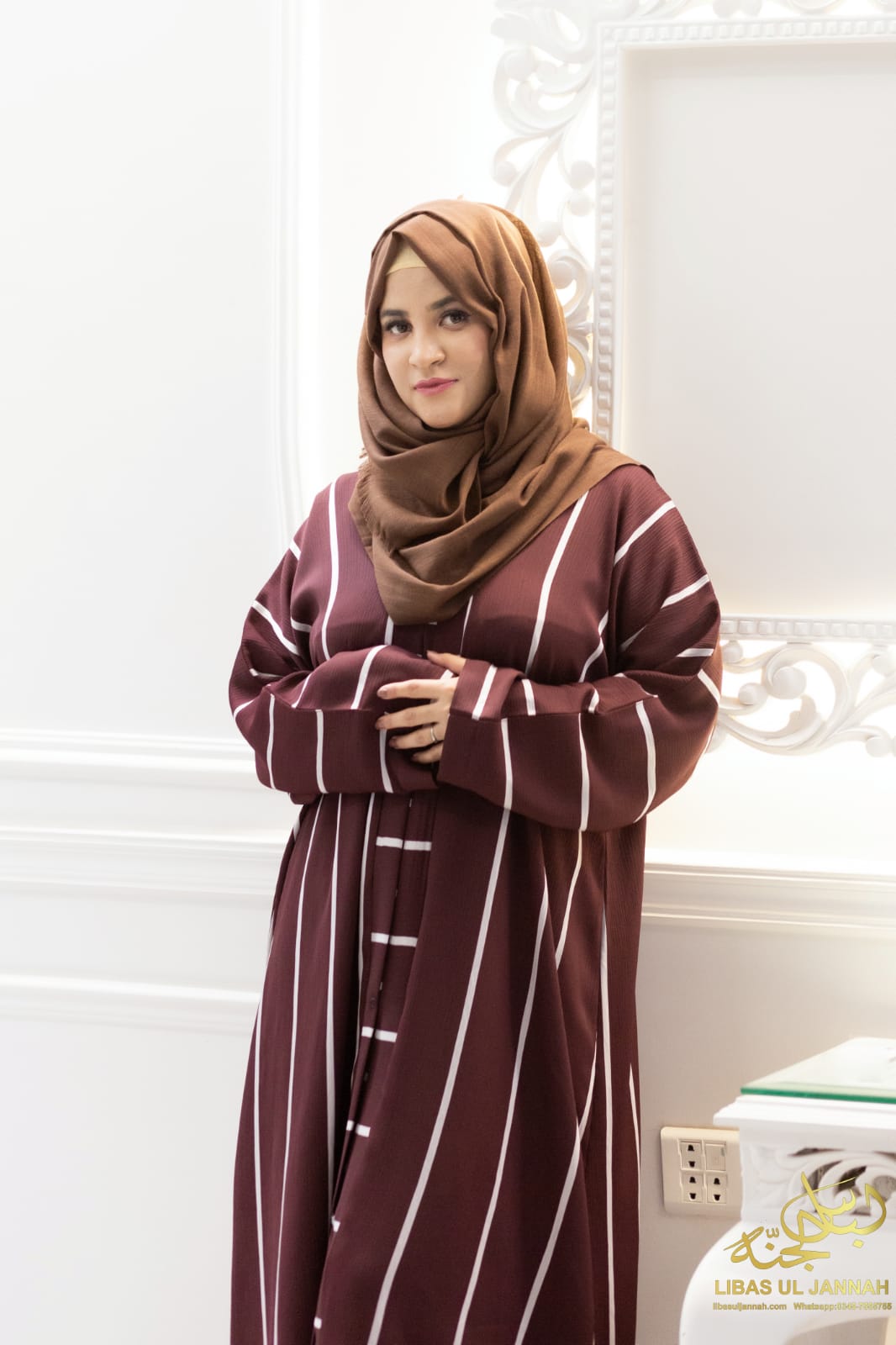 Salma – Nida Zoom with White StripesFabric: Nida Zoom